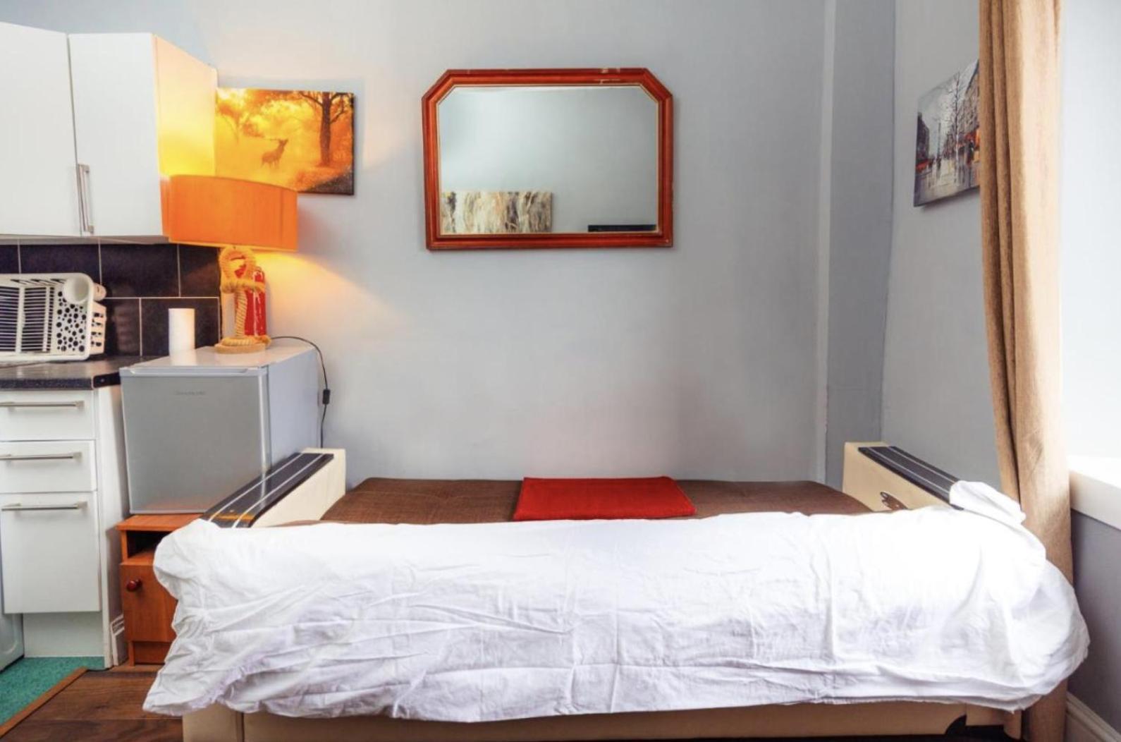 Warm Apartment By Holyrood Palace! Единбург Екстериор снимка