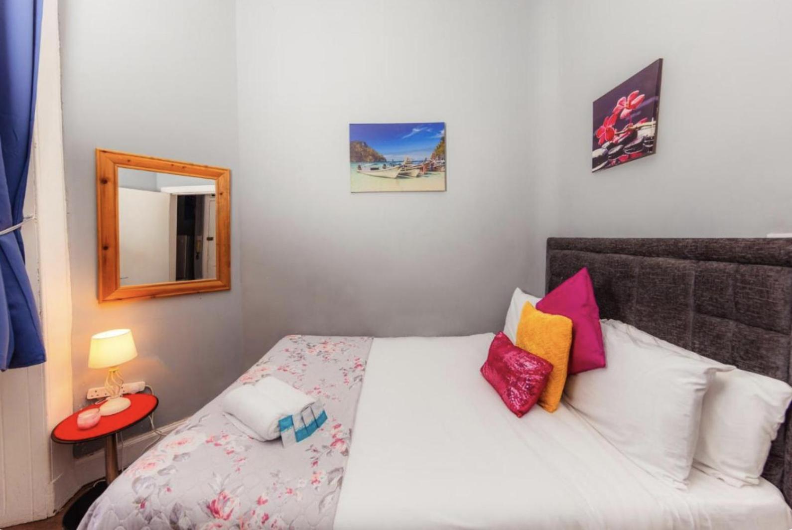 Warm Apartment By Holyrood Palace! Единбург Екстериор снимка